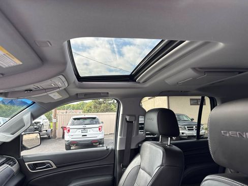 Used 2018 GMC Yukon Denali w/ Open Road Package AWD/4WD image 34