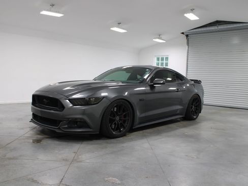 Used 2017 Ford Mustang GT Premium w/ Equipment Group 401A RWD image 4