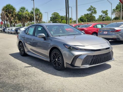 New 2026 Toyota Camry SE w/ Convenience Package FWD image 3