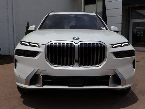 Used 2024 BMW X7 xDrive40i w/ Climate Comfort Package AWD/4WD image 3