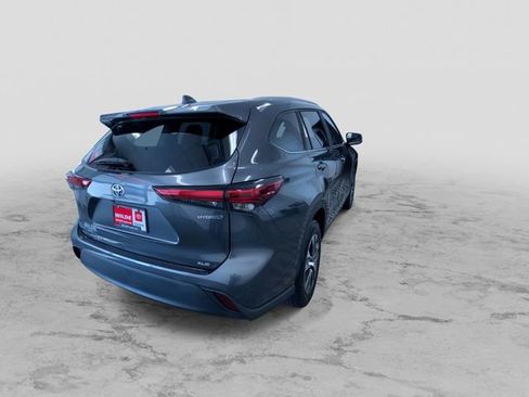 Used 2023 Toyota Highlander XLE image 10