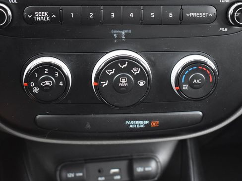 Used 2018 Kia Soul FWD image 8