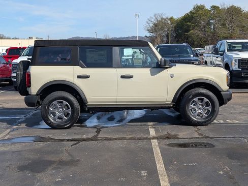 New 2026 Ford Bronco Big Bend image 3