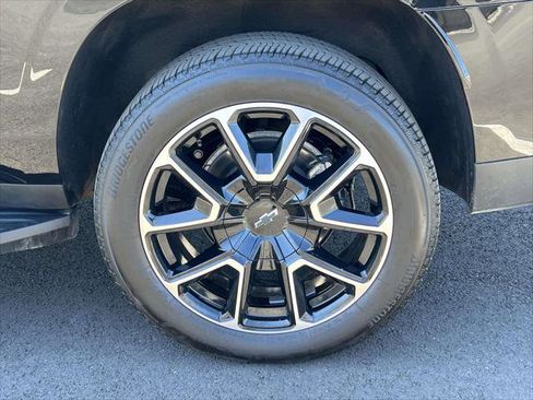 Used 2025 Chevrolet Suburban RST w/ Comfort Package AWD/4WD image 10