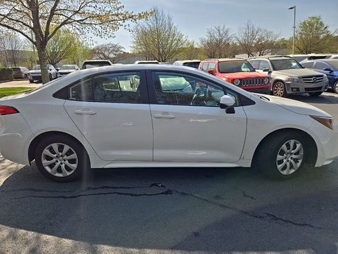 Used 2024 Toyota Corolla LE image 11