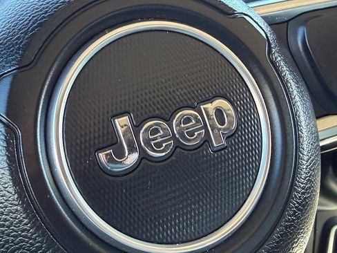 Used 2023 Jeep Wrangler Sahara image 29