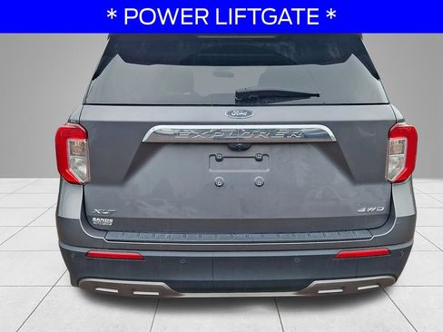 Used 2022 Ford Explorer XLT w/ Equipment Group 202A AWD/4WD image 5