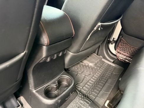 Used 2012 Jeep Wrangler Unlimited Sahara AWD/4WD image 65