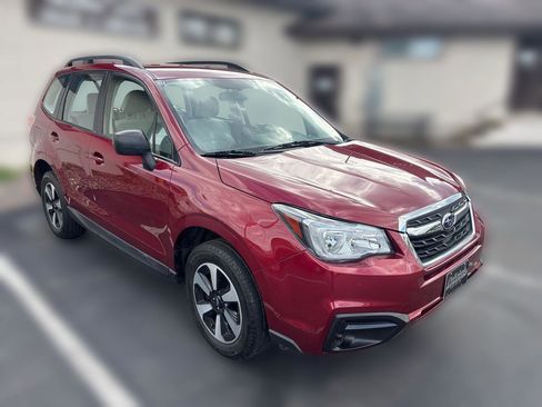 Used 2017 Subaru Forester 2.5i w/ Alloy Wheel Package AWD/4WD image 1