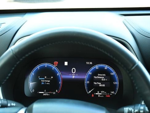 Used 2023 Toyota Highlander Limited image 28