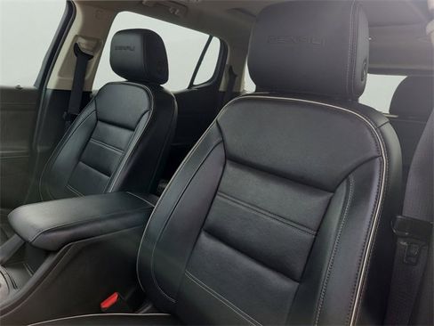 Used 2023 GMC Acadia Denali w/ Denali Technology Package image 25