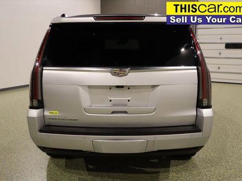 Used 2017 Cadillac Escalade Platinum image 6