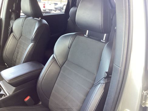 Used 2024 Mitsubishi Outlander SE Black Edition AWD/4WD image 11