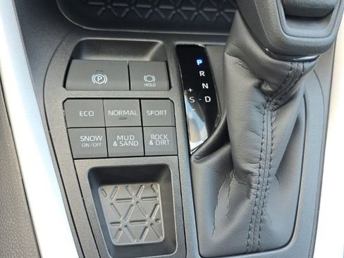 Certified 2025 Toyota RAV4 XLE image 22