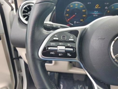 Used 2023 Mercedes-Benz GLB 250 w/ Premium Package image 27