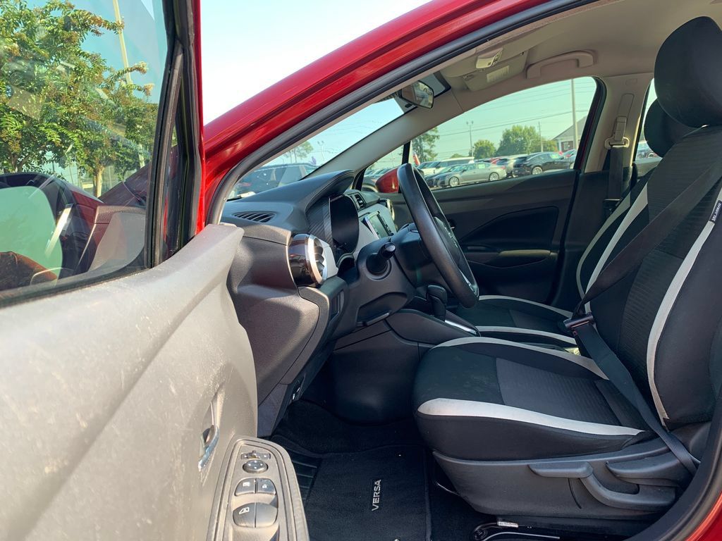Used 2022 Nissan Versa SV FWD image 22