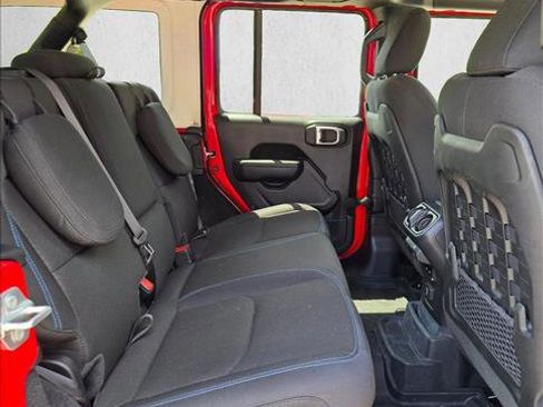 Used 2022 Jeep Wrangler Unlimited Rubicon 4xe AWD/4WD image 19