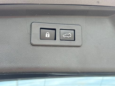 Used 2020 Subaru Outback Touring XT AWD/4WD image 10