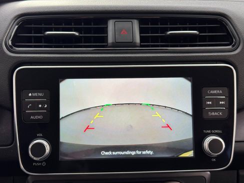 Used 2025 Nissan Leaf S image 24