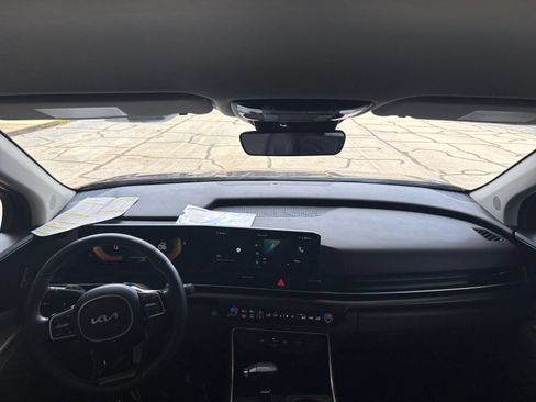 Used 2026 Kia Carnival FWD image 35