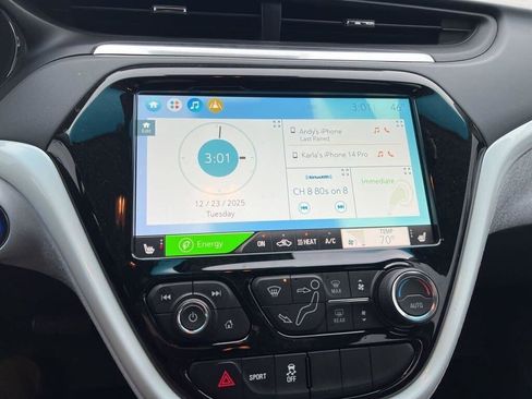 Used 2020 Chevrolet Bolt Premier w/ Infotainment Package image 8