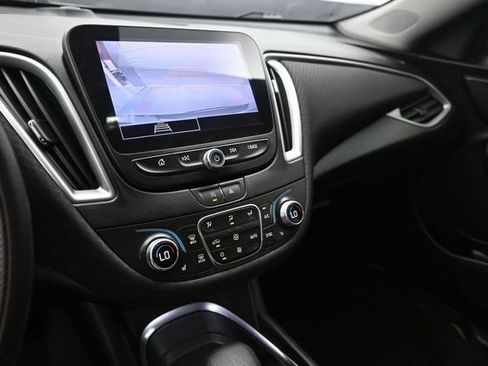 Used 2022 Chevrolet Malibu LT FWD image 11