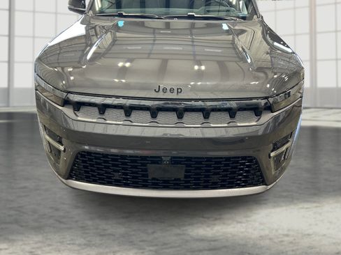 New 2026 Jeep Grand Wagoneer Limited AWD/4WD image 22