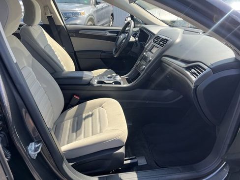 Used 2017 Ford Fusion S image 11