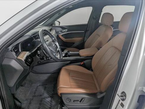 Used 2024 Audi Q8 e-tron Premium Plus w/ Premium Plus Package AWD/4WD image 13