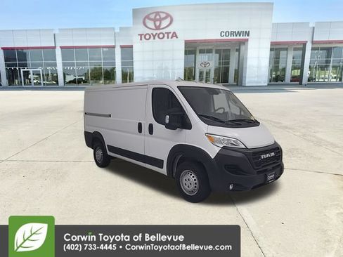 Used 2025 RAM ProMaster 2500 w/ Convenience Group FWD image 4