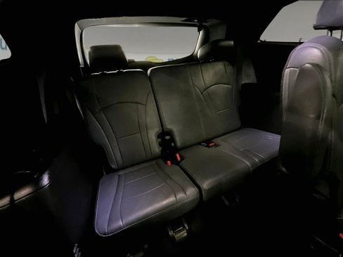 Used 2024 Buick Enclave Essence w/ Experience Buick Package AWD/4WD image 17