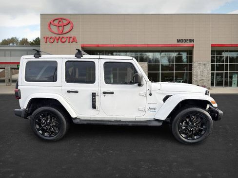 Used 2021 Jeep Wrangler Unlimited Sahara w/ Cold Weather Group image 5