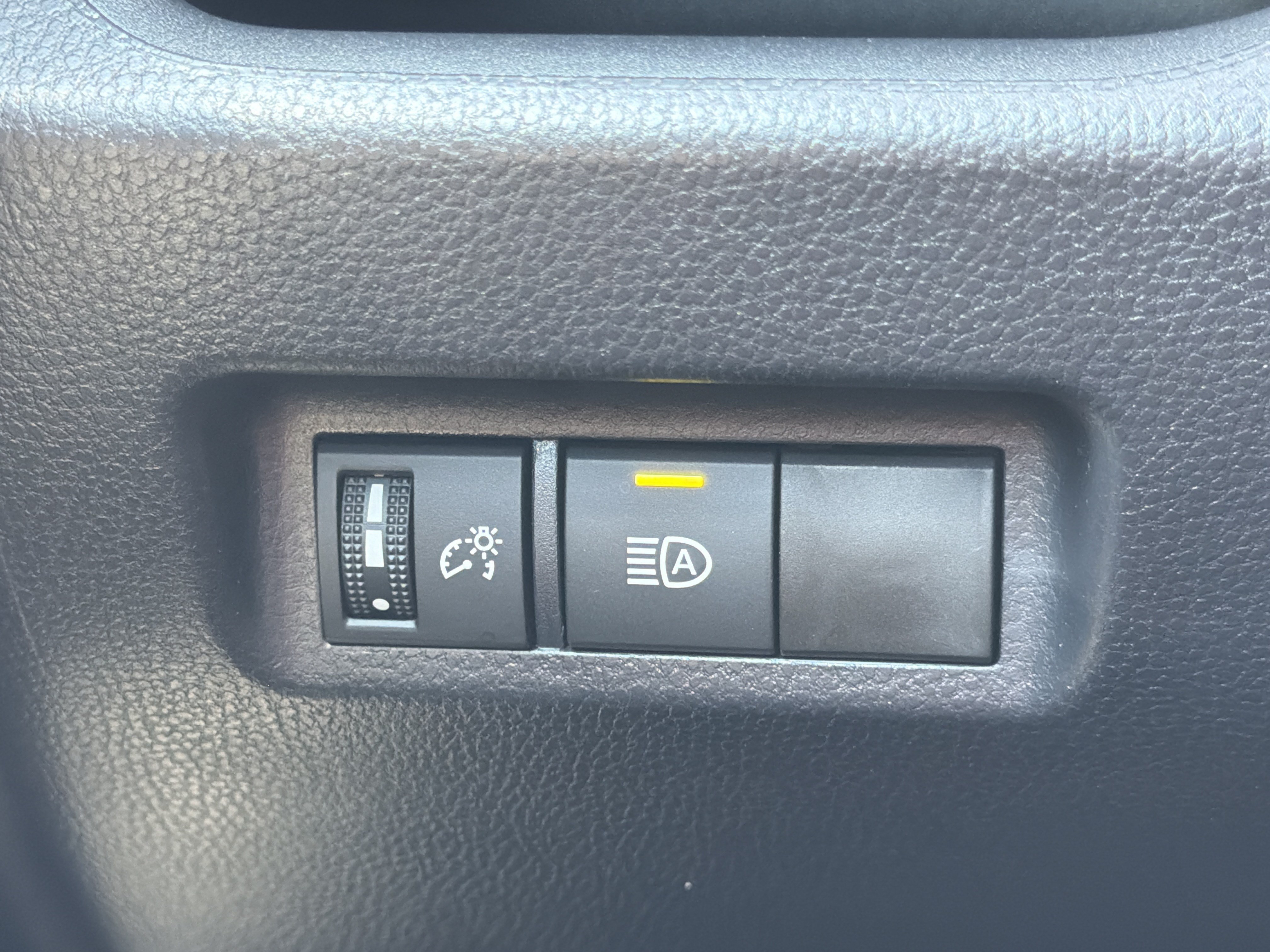 Used 2025 Toyota RAV4 LE FWD image 14
