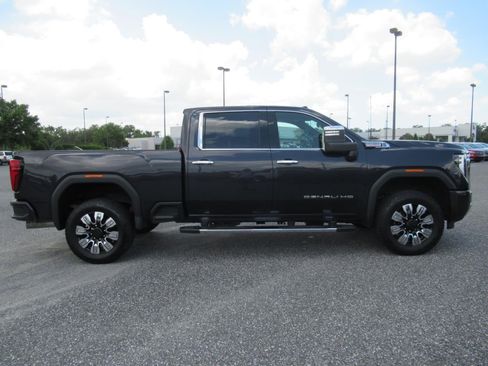 Used 2024 GMC Sierra 2500 Denali w/ Denali Reserve Package AWD/4WD image 2