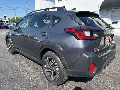 Used 2025 Subaru Crosstrek 2.0i Premium image 3