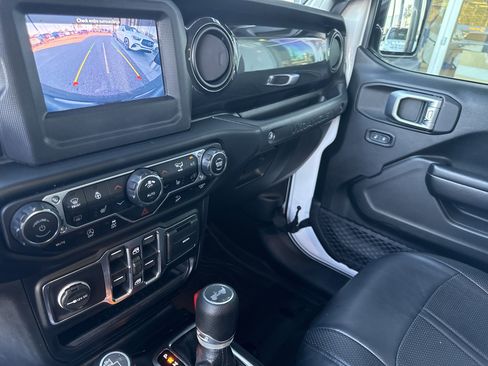 Used 2020 Jeep Wrangler Unlimited Sport image 9