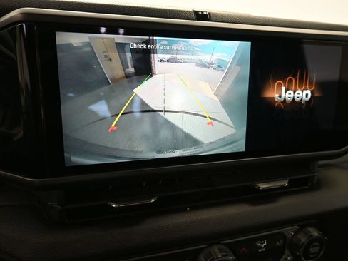 Used 2025 Jeep Wrangler Unlimited Sport AWD/4WD image 34