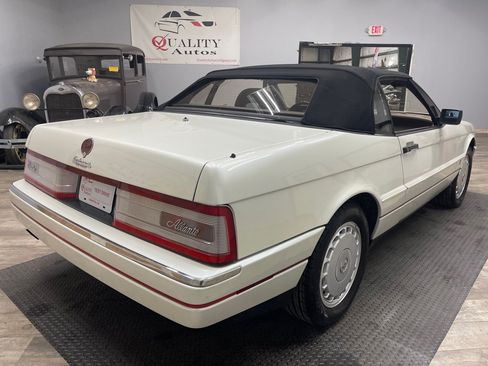 Used 1992 Cadillac Allante FWD image 17