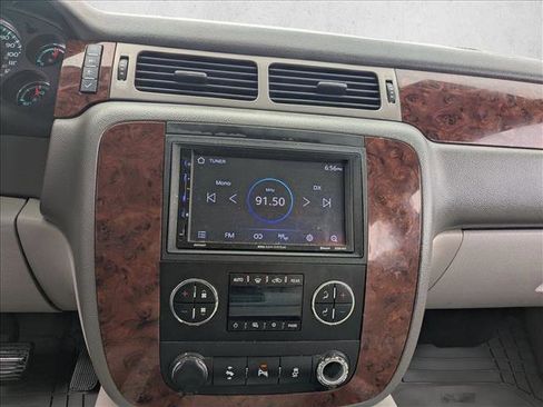 Used 2014 Chevrolet Tahoe LT image 14