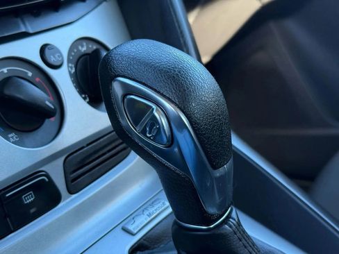 Used 2013 Ford Focus SE w/ SE Winter Pkg image 27