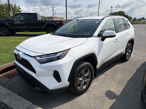 Used 2023 Toyota RAV4 XLE w/ XLE Grade Weather Package AWD/4WD image 4
