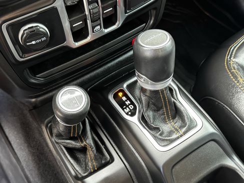 Used 2023 Jeep Gladiator Overland image 21