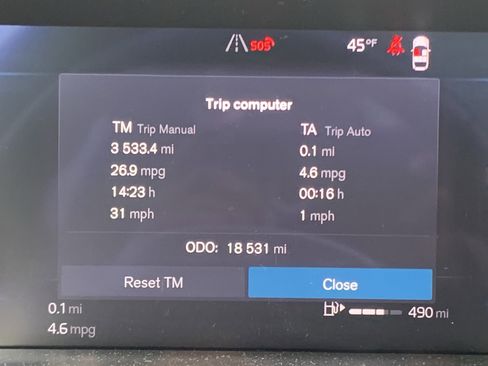 Used 2025 Volvo XC60 B5 Plus image 22