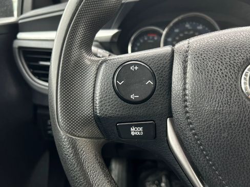 Used 2015 Toyota Corolla L FWD image 26