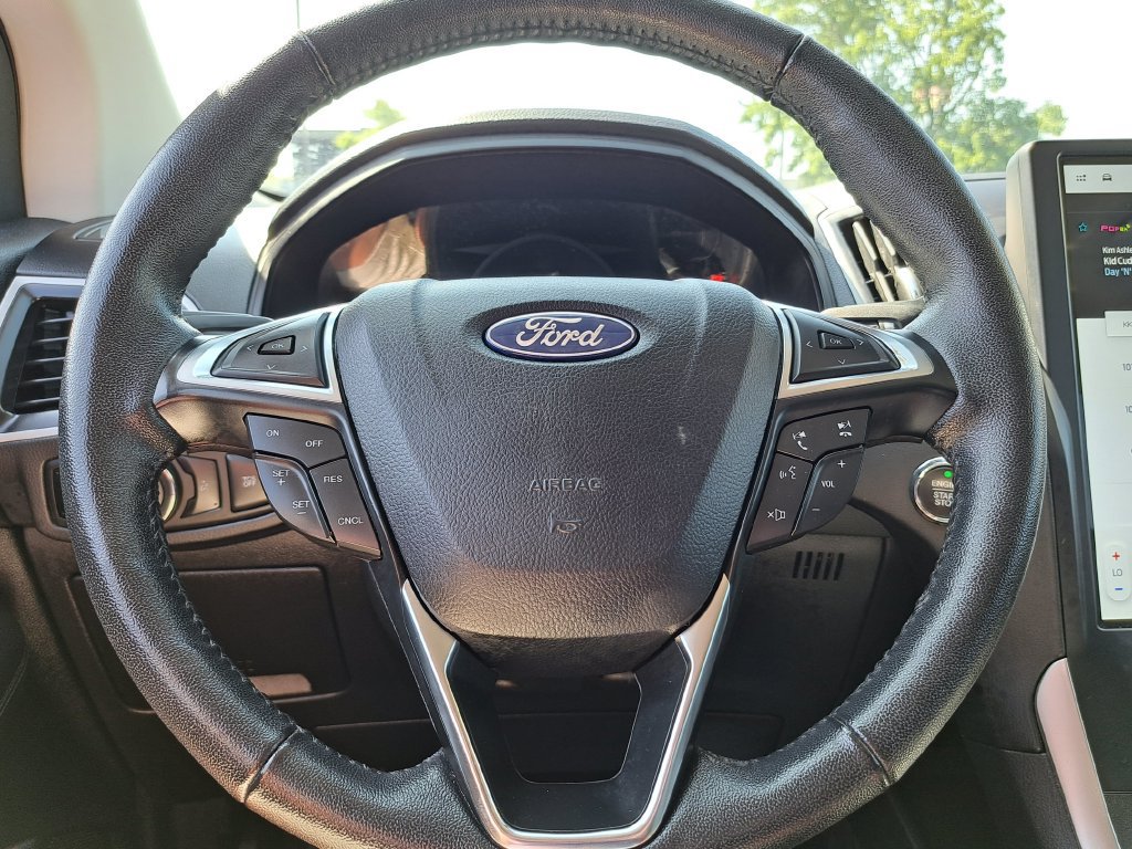 Used 2024 Ford Edge SEL AWD/4WD image 11