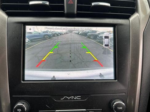 Used 2019 Ford Fusion SE image 17