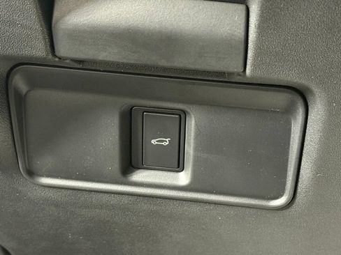 Used 2025 Land Rover Discovery Sport S AWD/4WD image 39