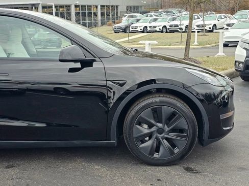 Used 2025 Tesla Model Y Long Range image 6