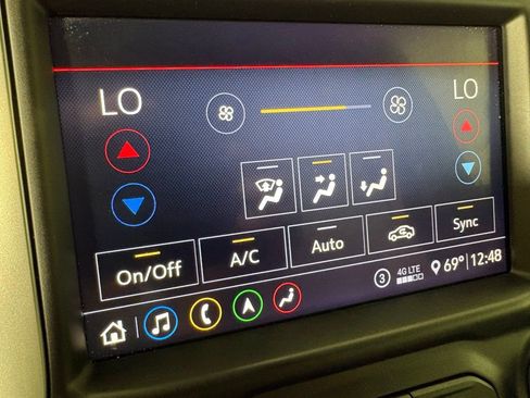 Used 2020 Chevrolet Silverado 1500 LTZ w/ LTZ Plus Package AWD/4WD image 35