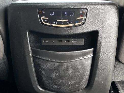 Used 2018 Cadillac Escalade Platinum AWD/4WD image 47